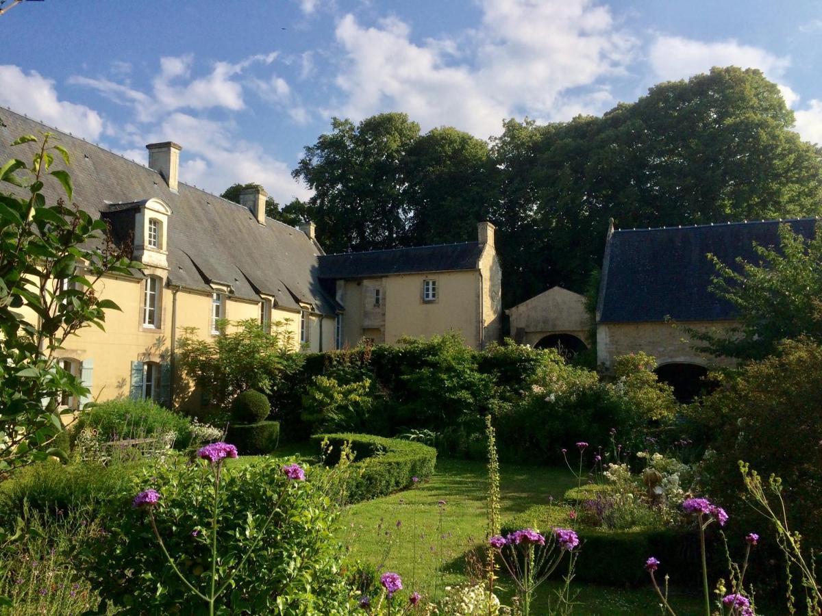 De Ma Fenetre Bed & Breakfast Saint-Martin-des-Entrees ภายนอก รูปภาพ