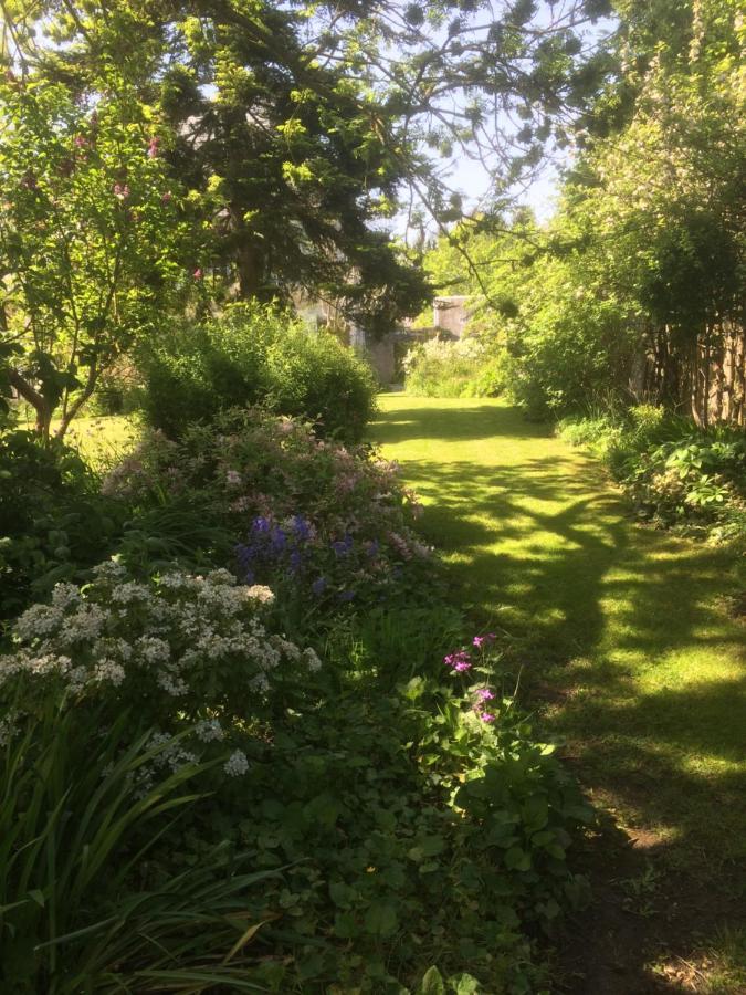 De Ma Fenetre Bed & Breakfast Saint-Martin-des-Entrees ภายนอก รูปภาพ