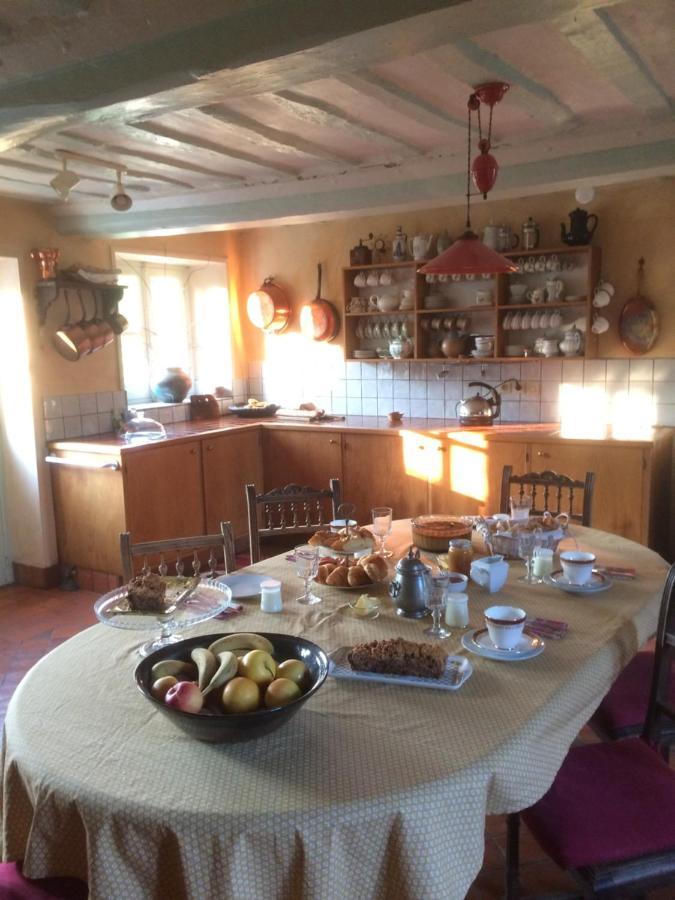 De Ma Fenetre Bed & Breakfast Saint-Martin-des-Entrees ภายนอก รูปภาพ