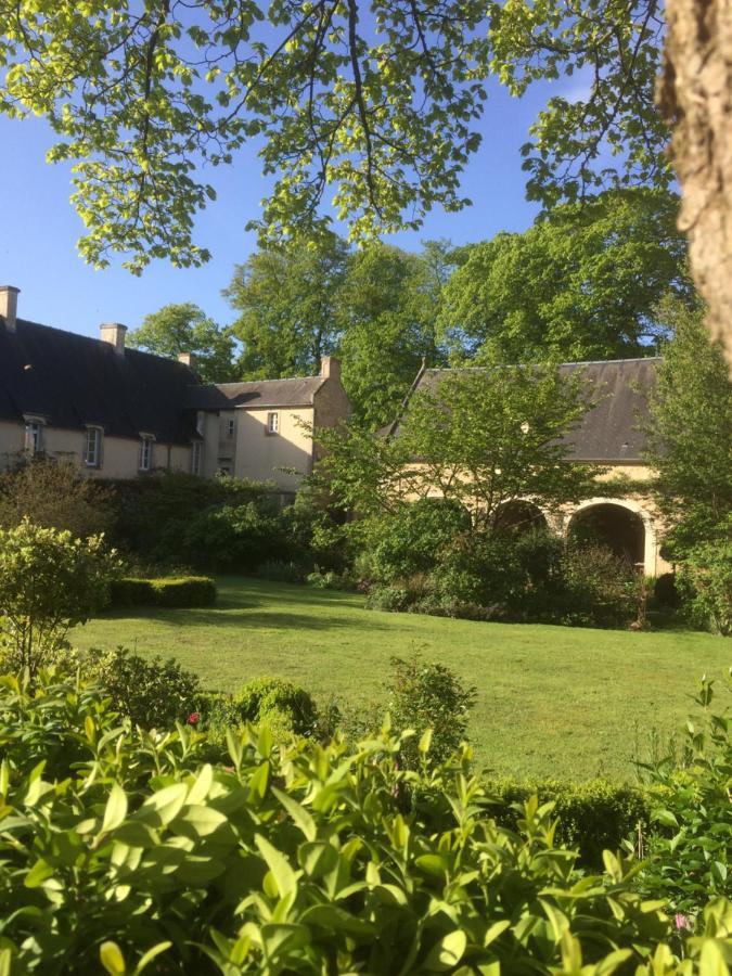 De Ma Fenetre Bed & Breakfast Saint-Martin-des-Entrees ภายนอก รูปภาพ