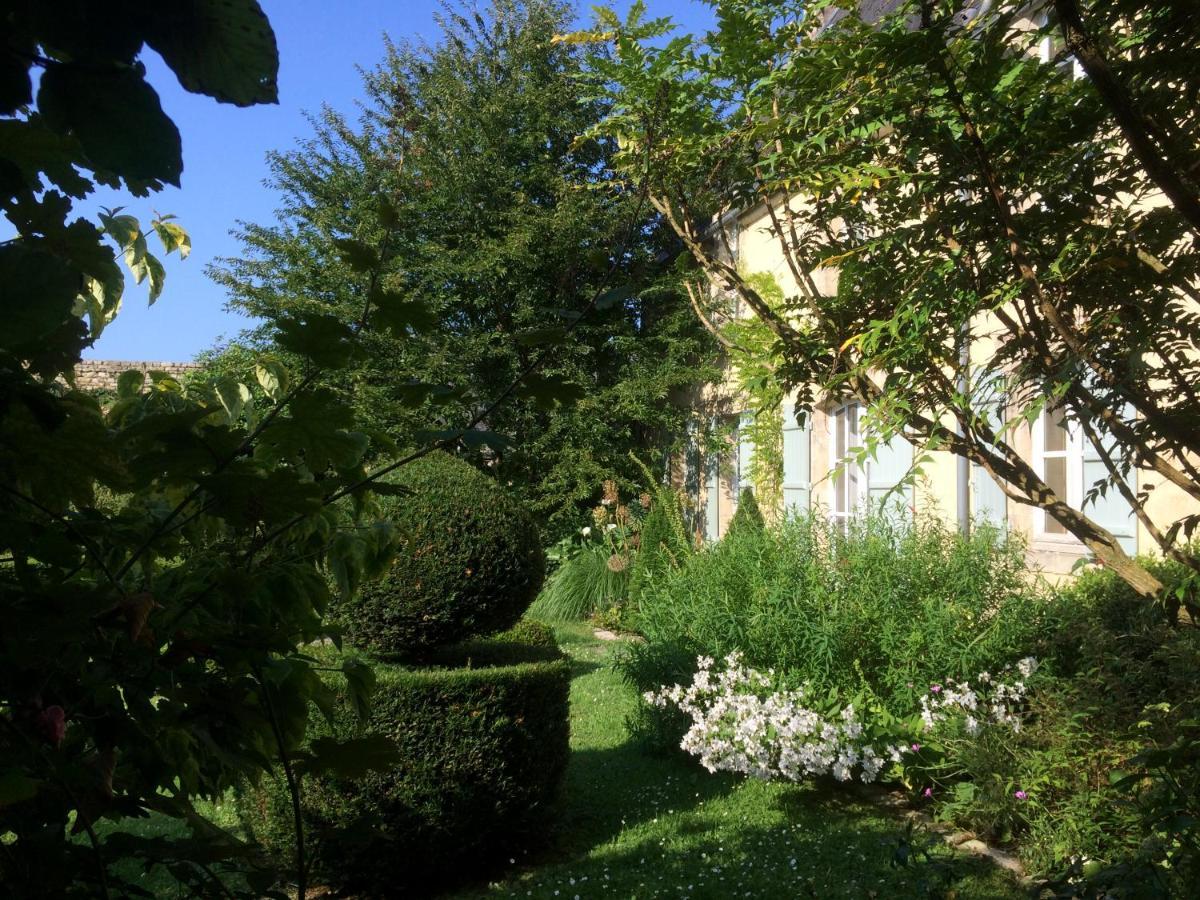 De Ma Fenetre Bed & Breakfast Saint-Martin-des-Entrees ภายนอก รูปภาพ