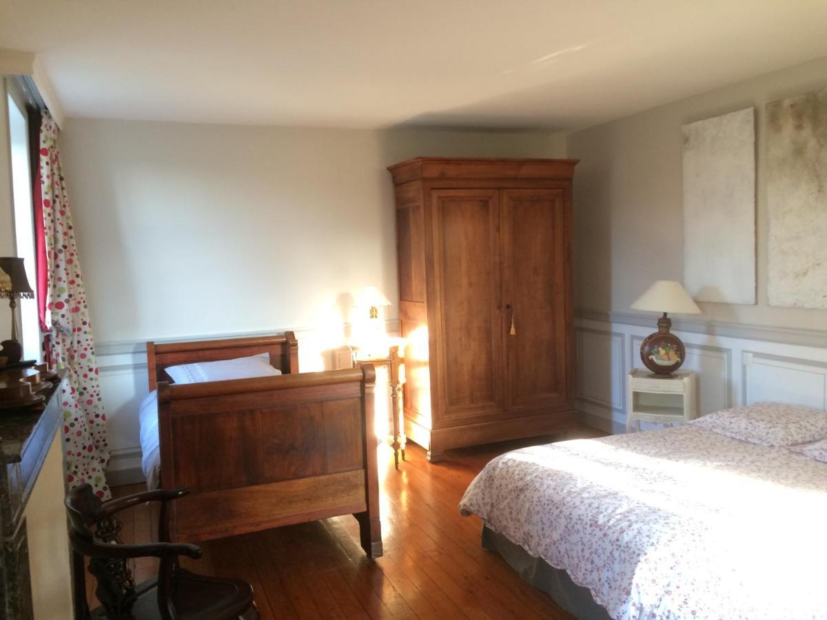 De Ma Fenetre Bed & Breakfast Saint-Martin-des-Entrees ภายนอก รูปภาพ
