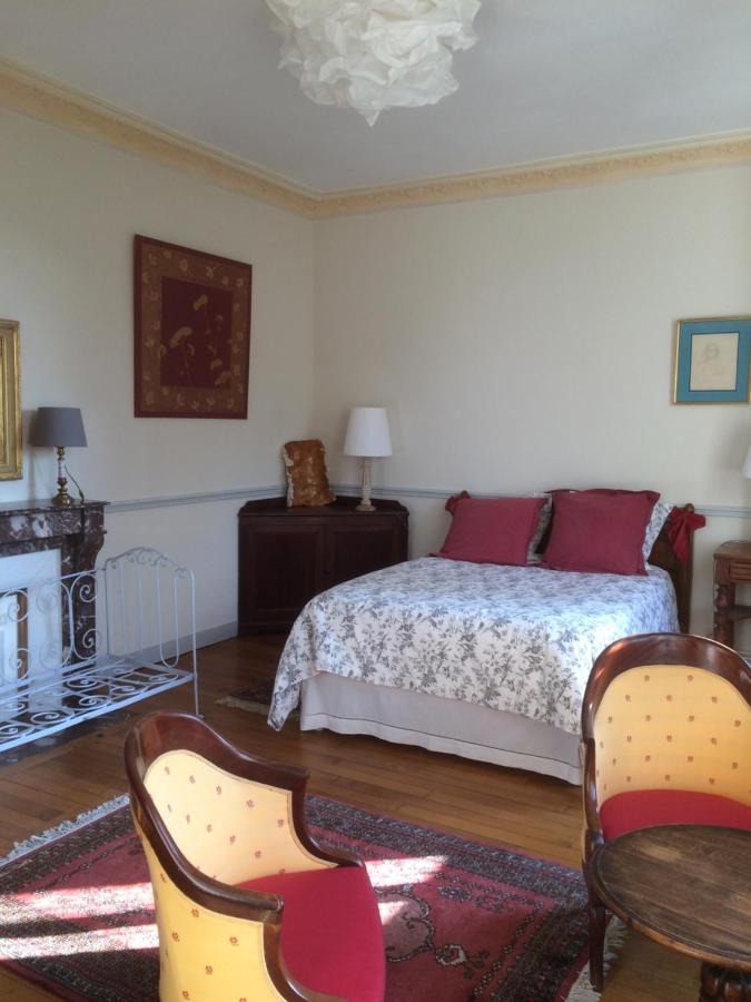 De Ma Fenetre Bed & Breakfast Saint-Martin-des-Entrees ภายนอก รูปภาพ