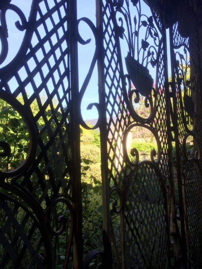De Ma Fenetre Bed & Breakfast Saint-Martin-des-Entrees ภายนอก รูปภาพ